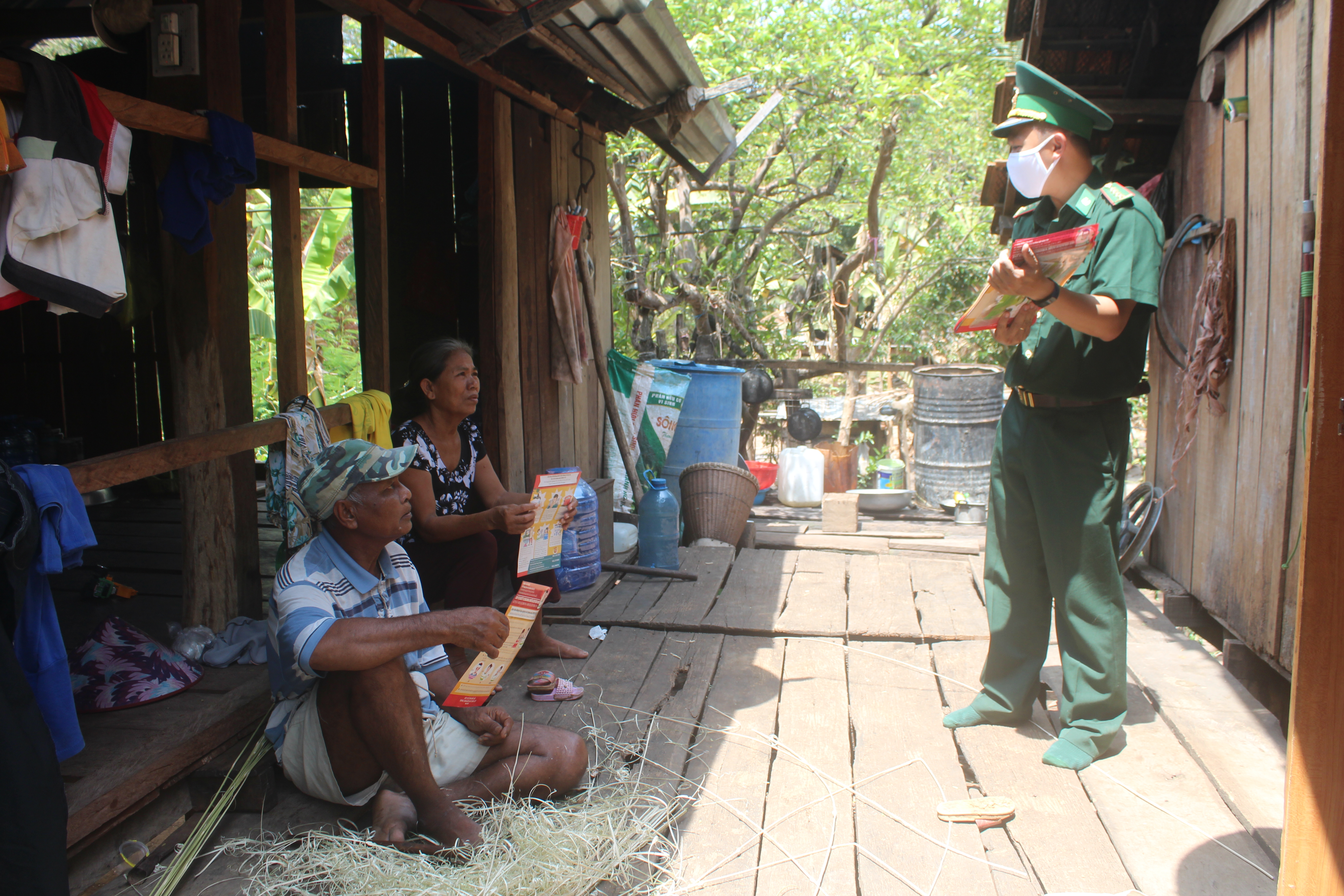 Đắk Lắk tăng cường chống dịch trên tuyến biên giới 